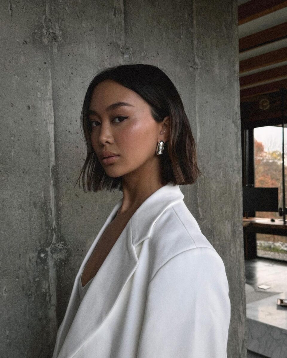 Модні стрижки на середнє волосся 2026: назви з фото