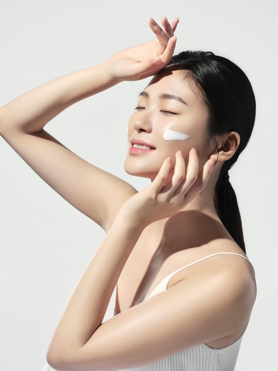 Зимовий SPF-крем для обличчя: вибираємо ідеальний сонцезахисний крем для зимового сезону