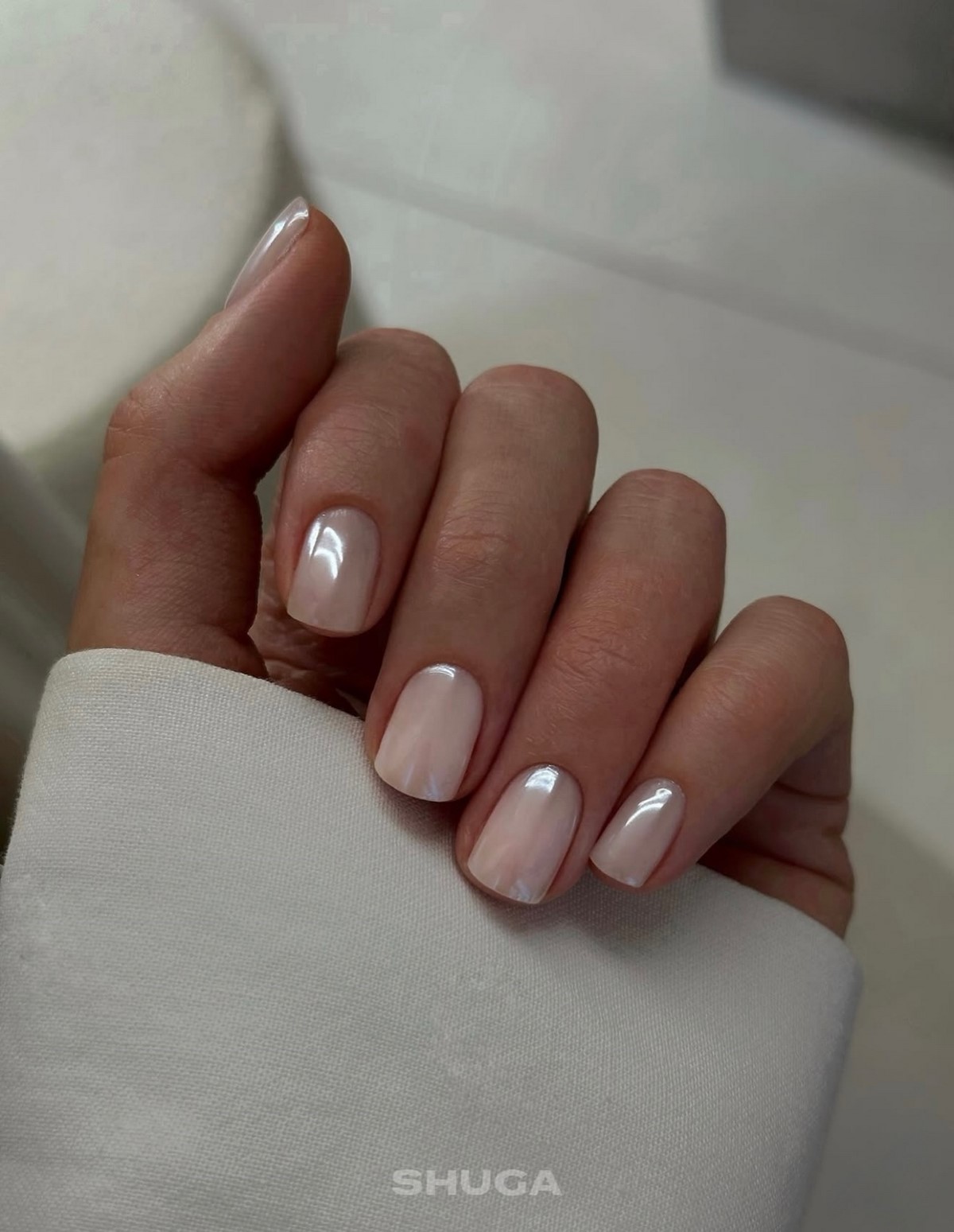 Гламурний манікюр у лютому 2026 року: шик зими