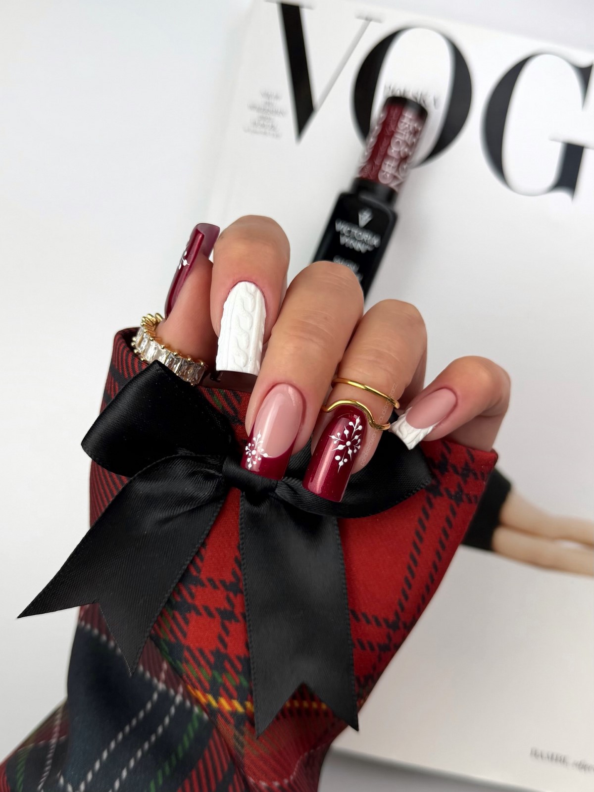 Гламурний манікюр у лютому 2026 року: шик зими