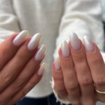 Cloud Dancer: молочний манікюр – хіт зими 2026 року