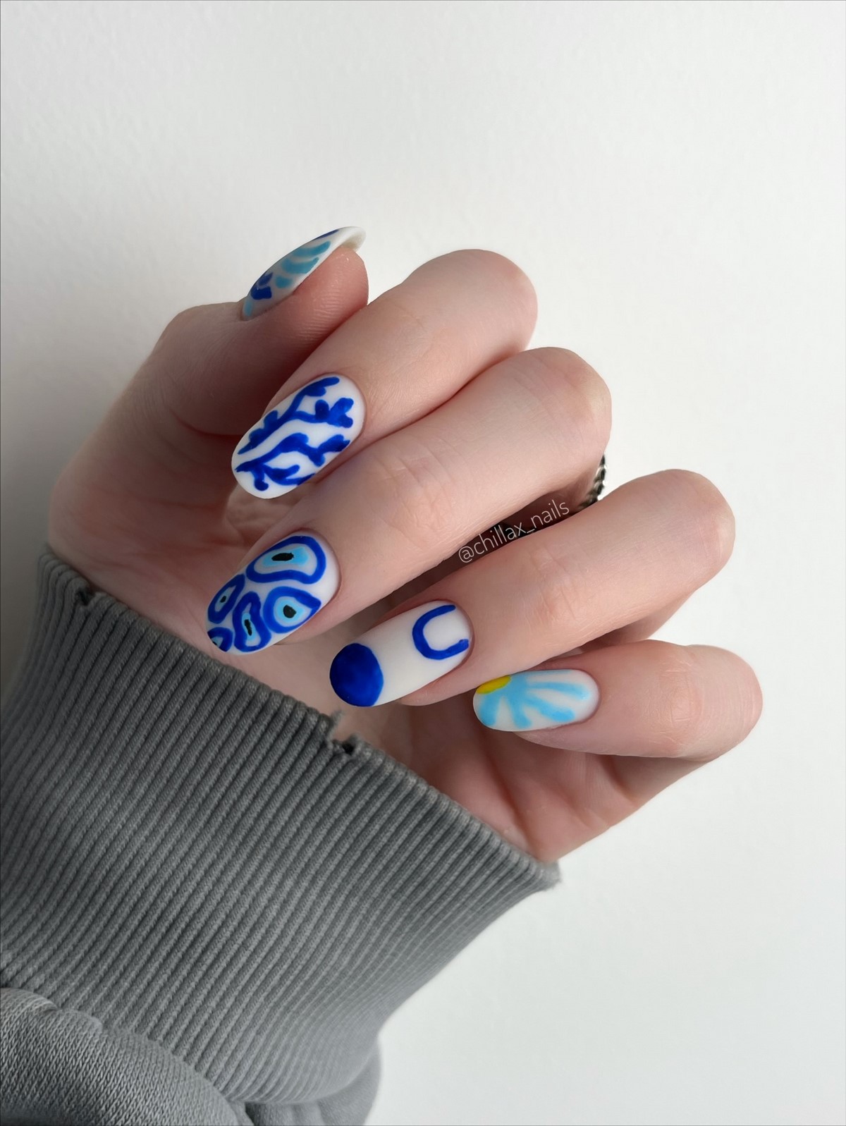 Цікавий і небанальний манікюр цієї зими: тренди 2026 року