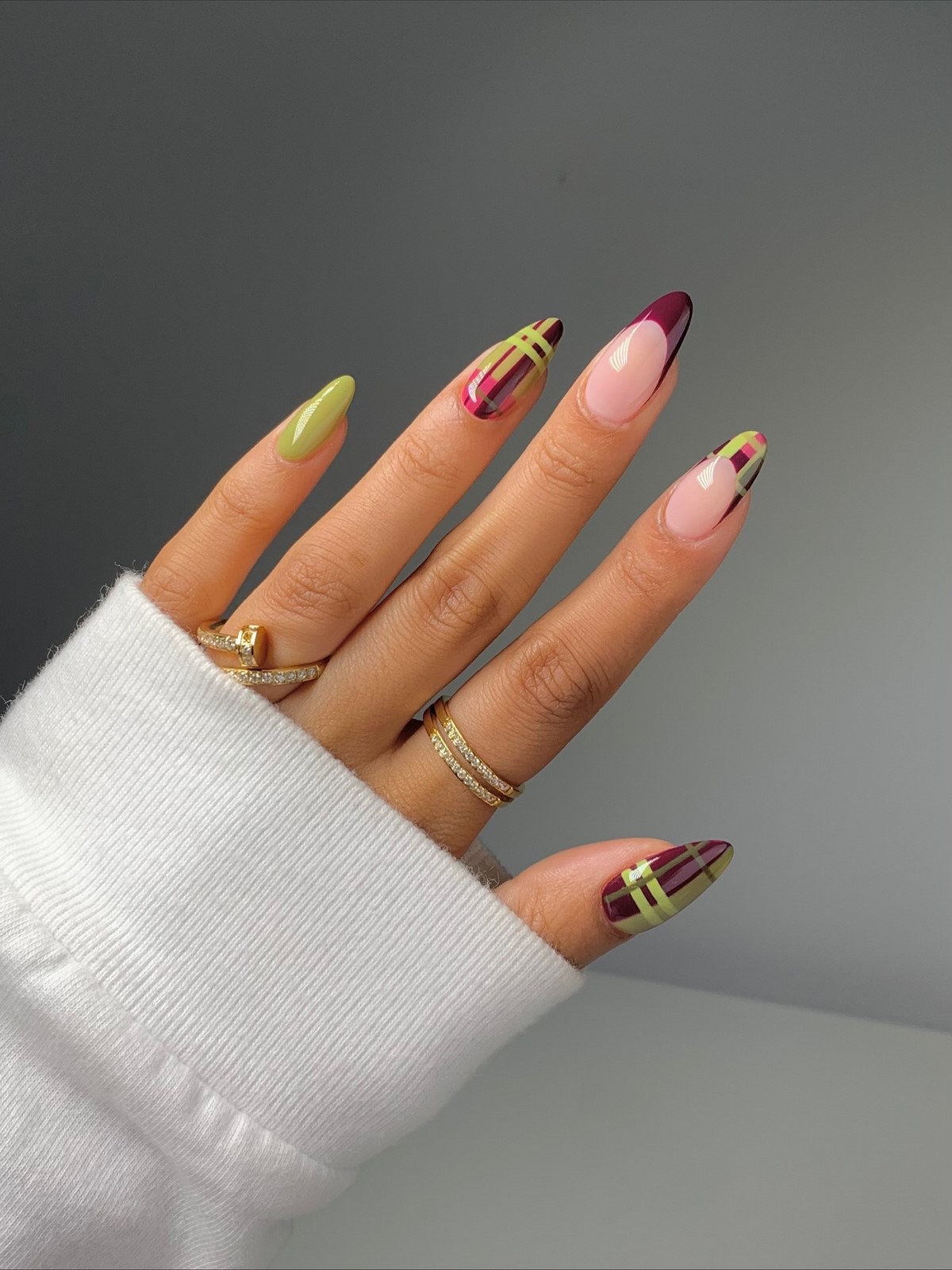 Цікавий і небанальний манікюр цієї зими: тренди 2026 року