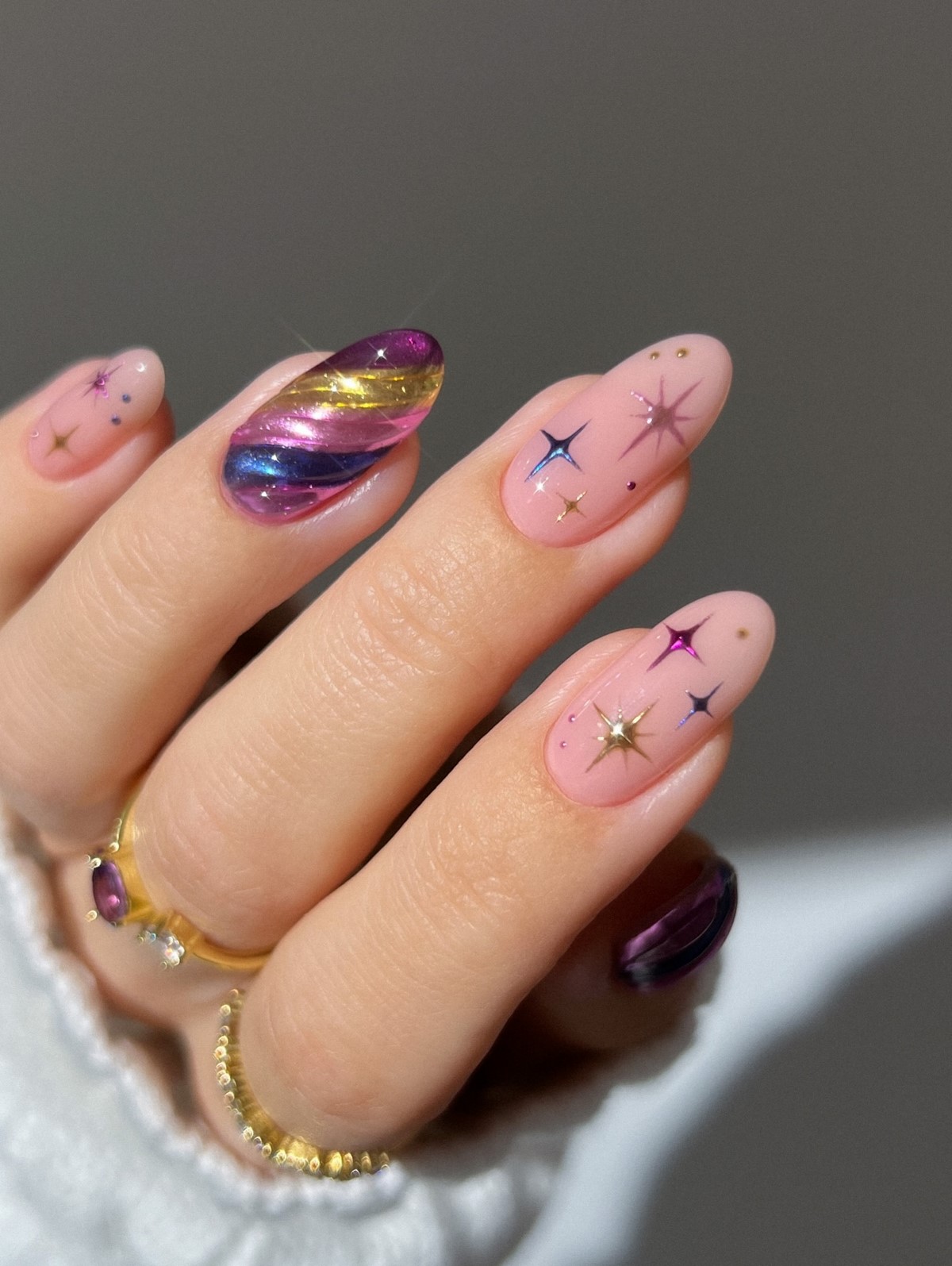 Цікавий і небанальний манікюр цієї зими: тренди 2026 року