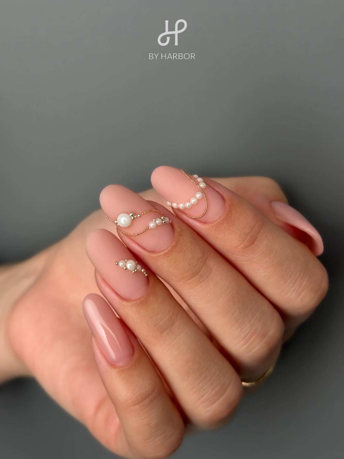 Ніжний манікюр на зиму 2026: ідеї для витонченого образу