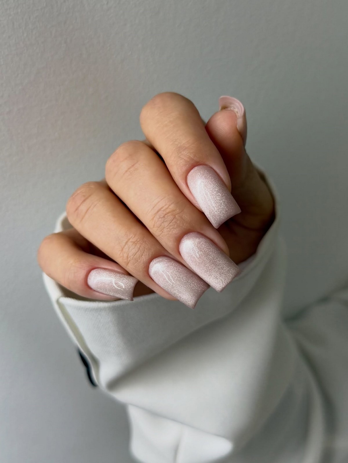 Ніжний манікюр на зиму 2026: ідеї для витонченого образу