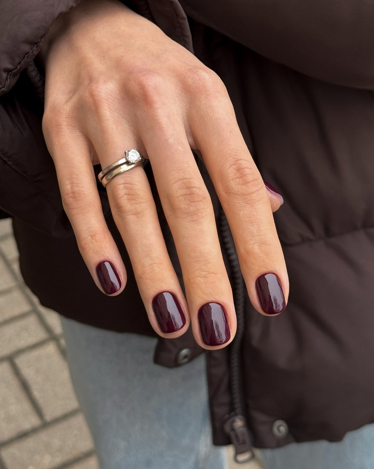 Однотонний манікюр на зиму 2026: найтрендовіші кольори