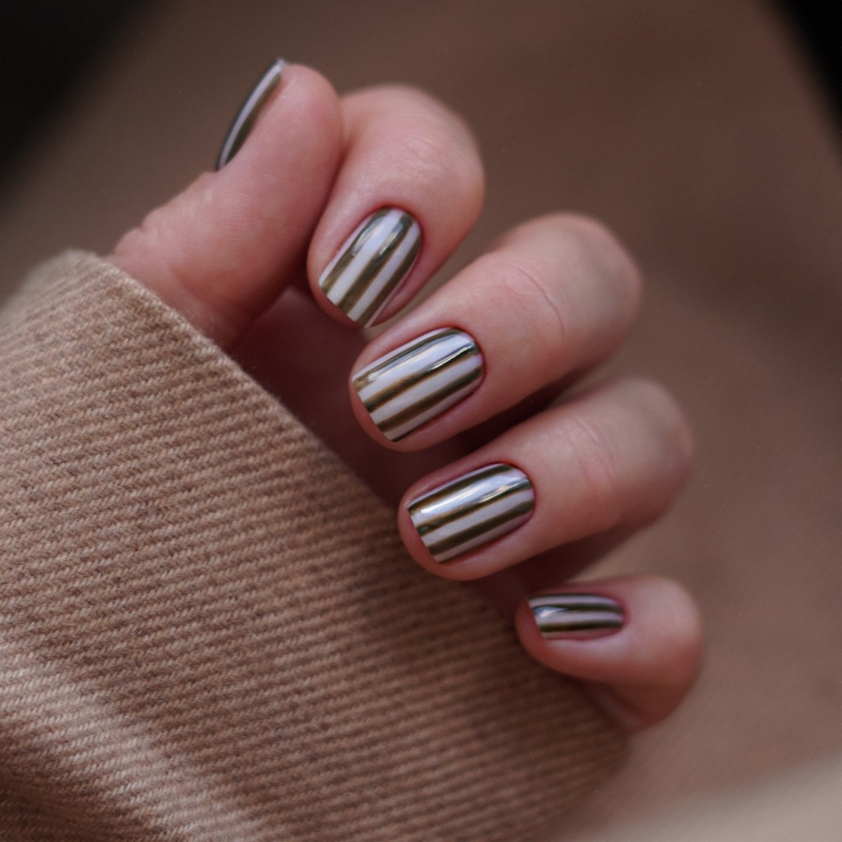 Ультракороткий манікюр на зиму 2026: естетика мінімалізму