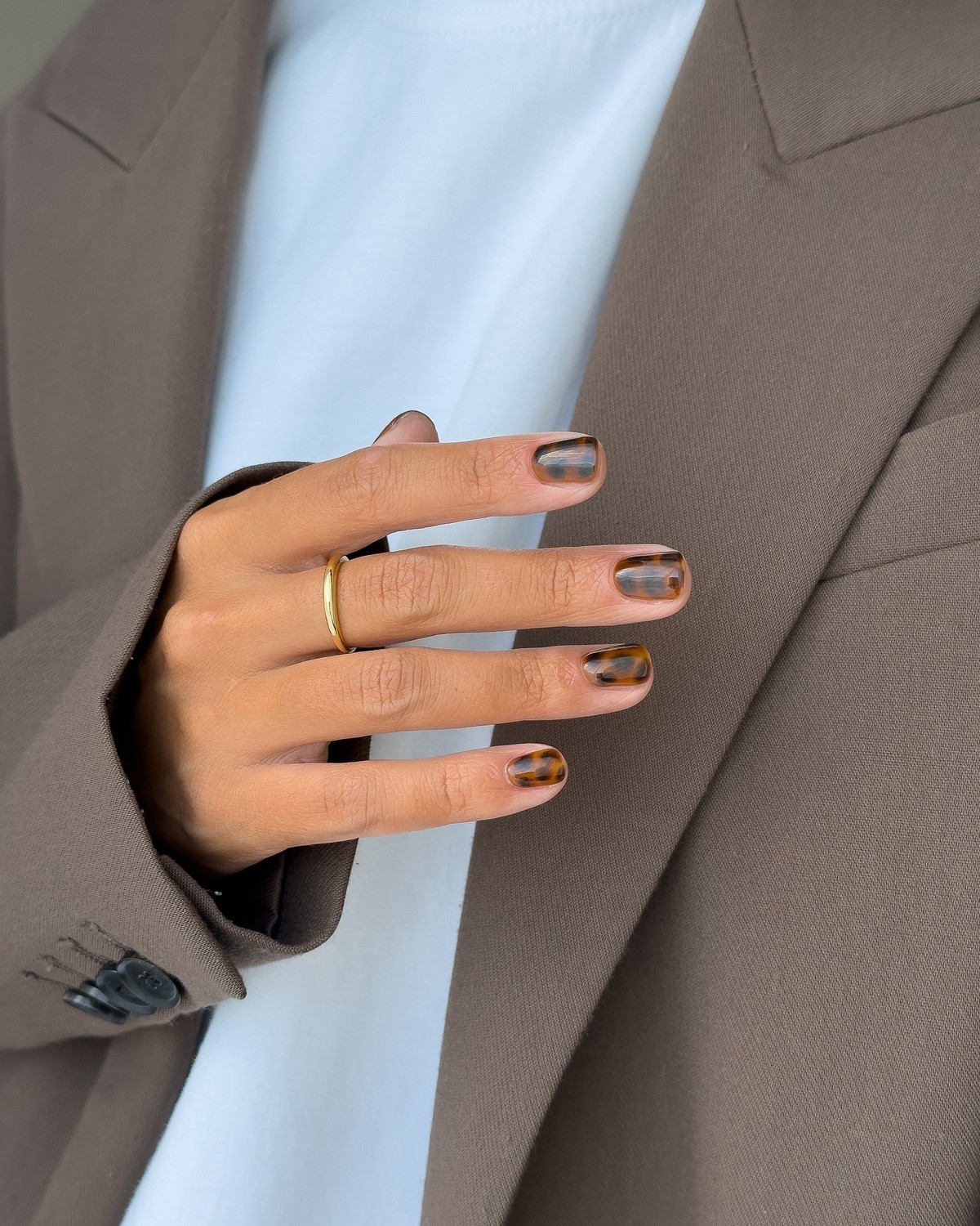 Ультракороткий манікюр на зиму 2026: естетика мінімалізму