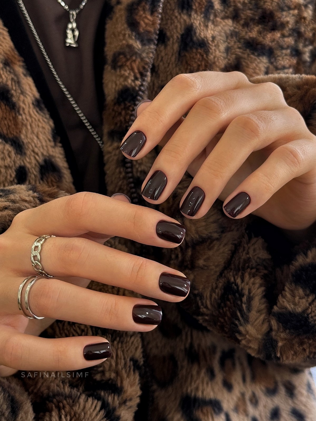 Ультракороткий манікюр на зиму 2026: естетика мінімалізму