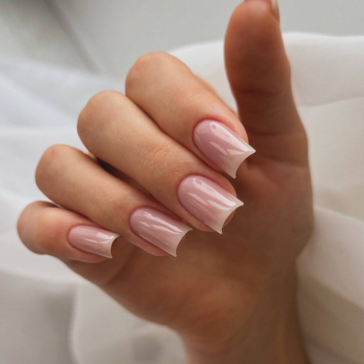 Модний зимовий манікюр на квадратні нігті: тренди 2026