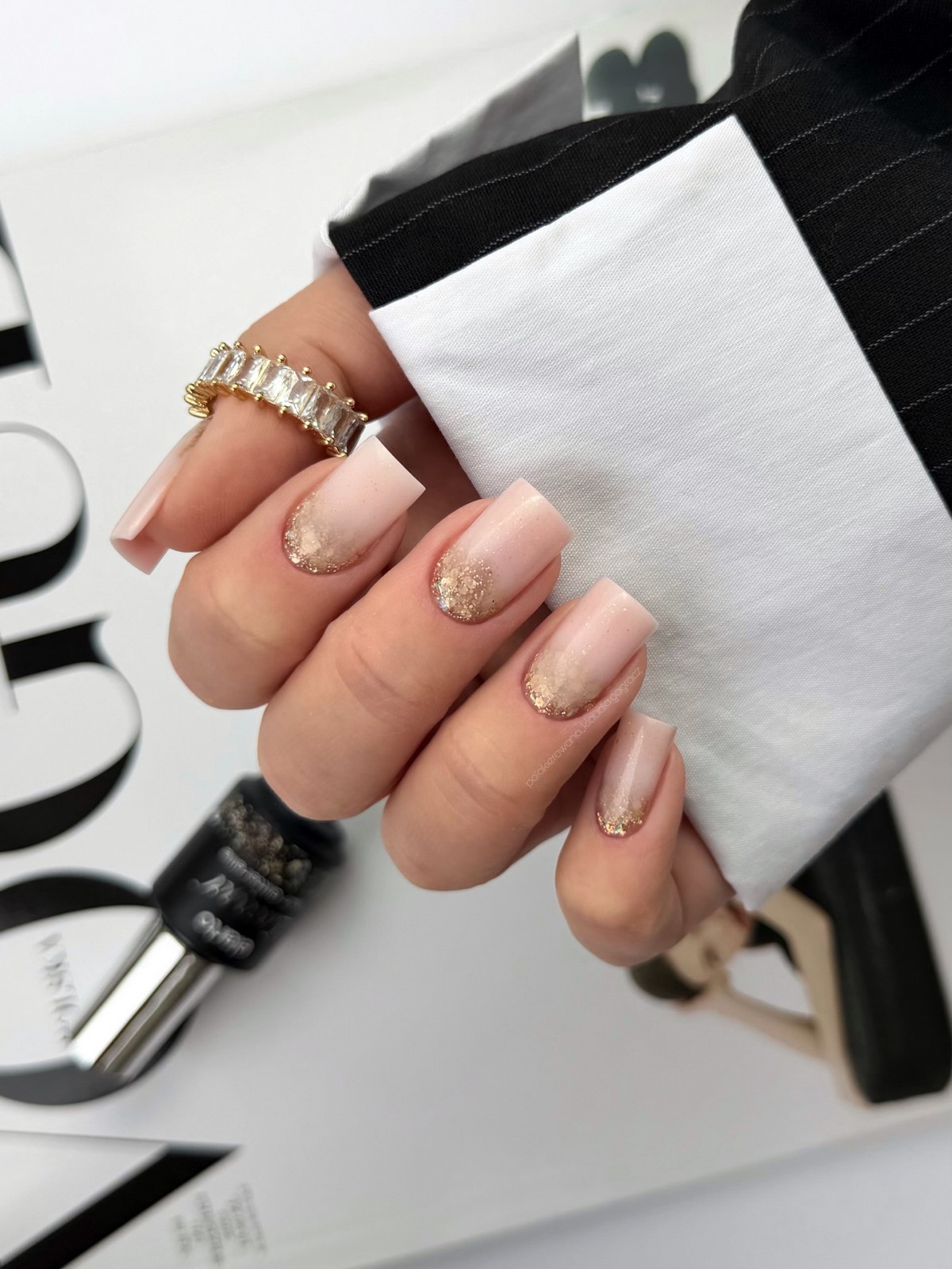 Модний зимовий манікюр на квадратні нігті: тренди 2026