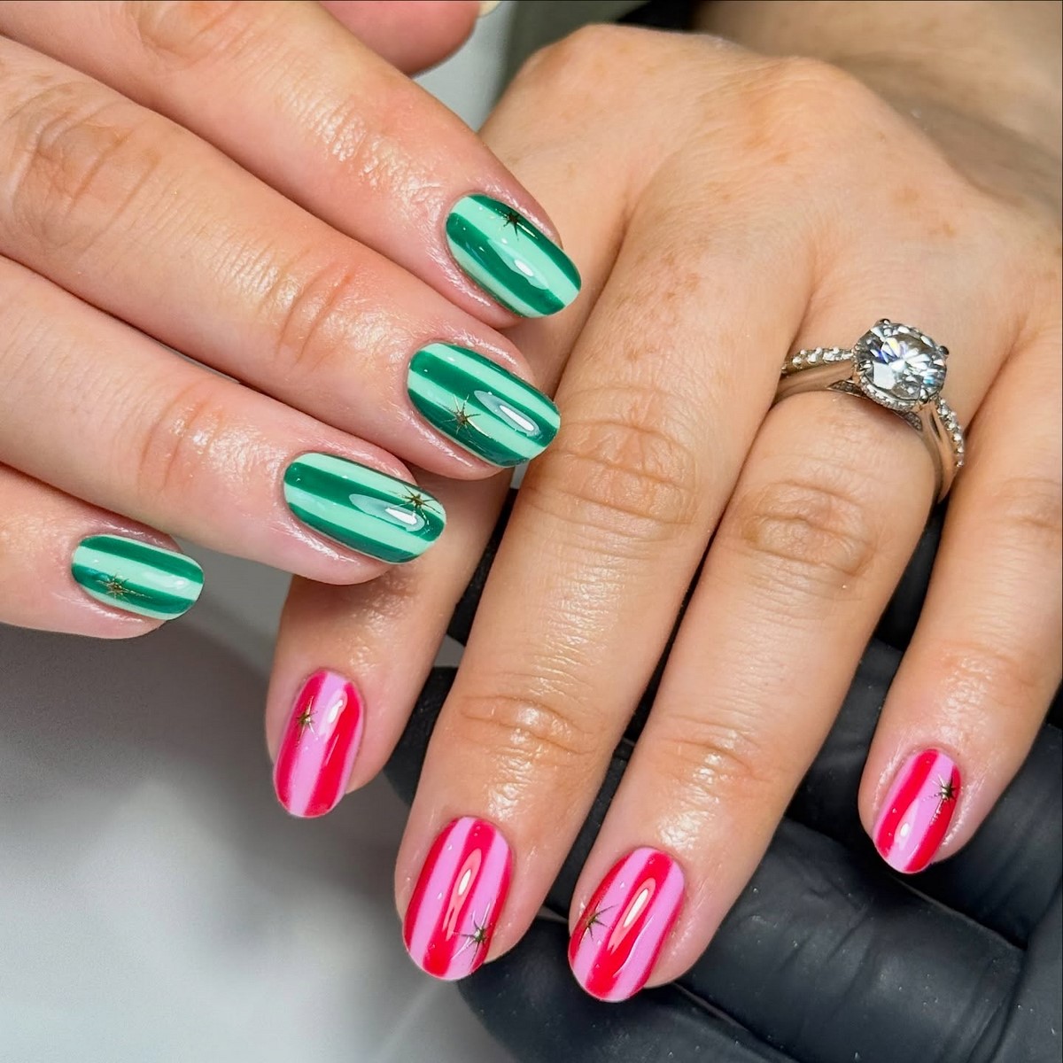 Зимовий манікюр у смужку 2026: модна тенденція сезону