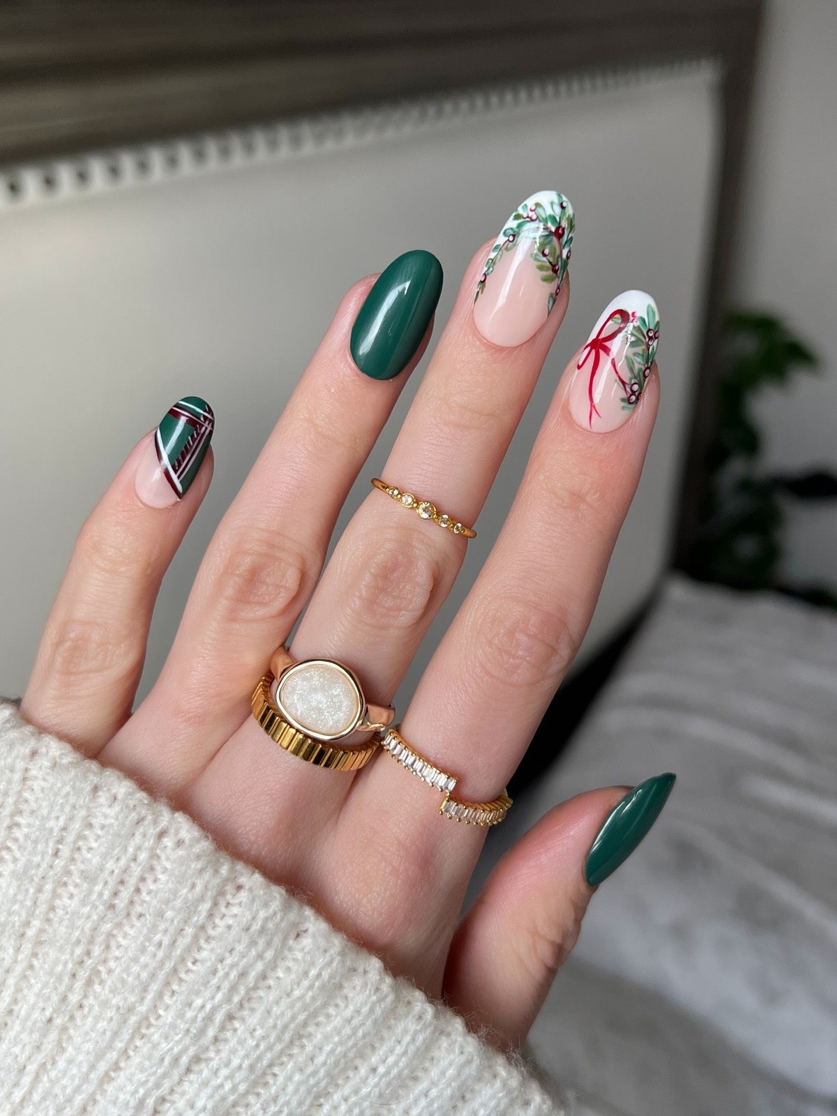 Зимовий манікюр у зеленому кольорі: новинки 2026 року