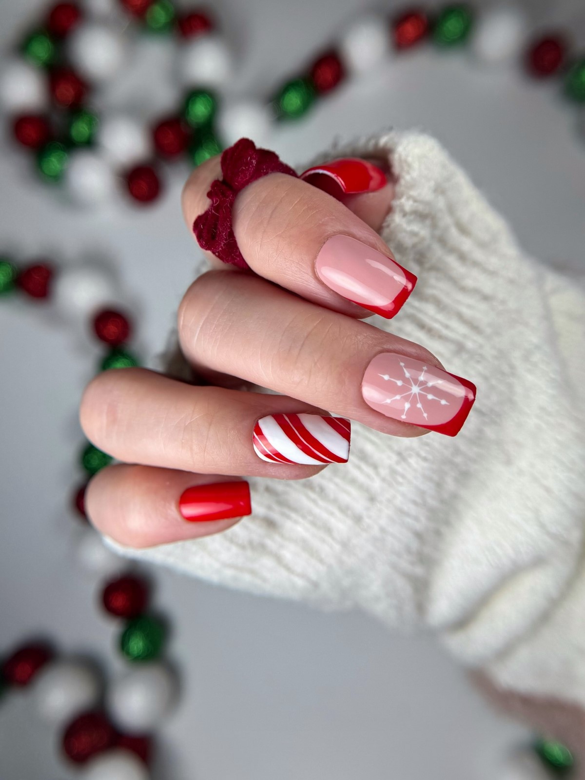 Червоний френч взимку 2026 як символ стильної елегантності