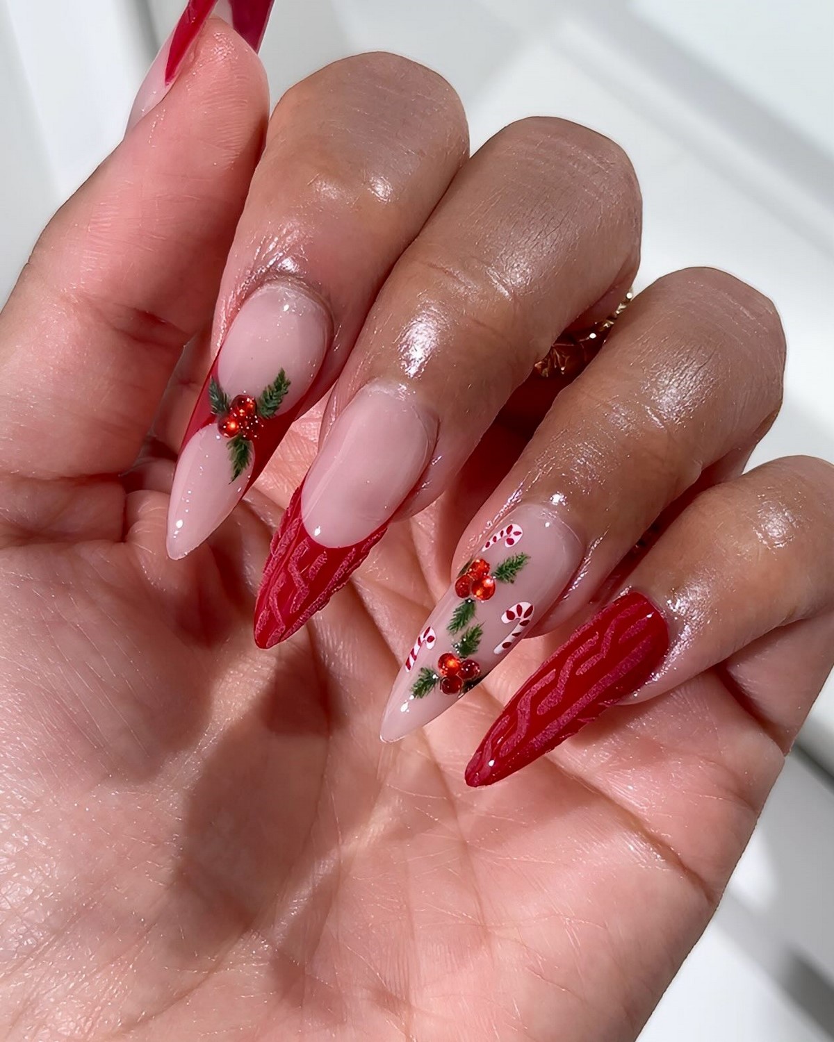 Червоний френч взимку 2026 як символ стильної елегантності