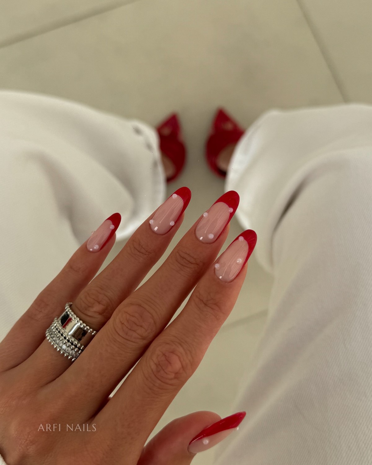 Червоний френч взимку 2026 як символ стильної елегантності