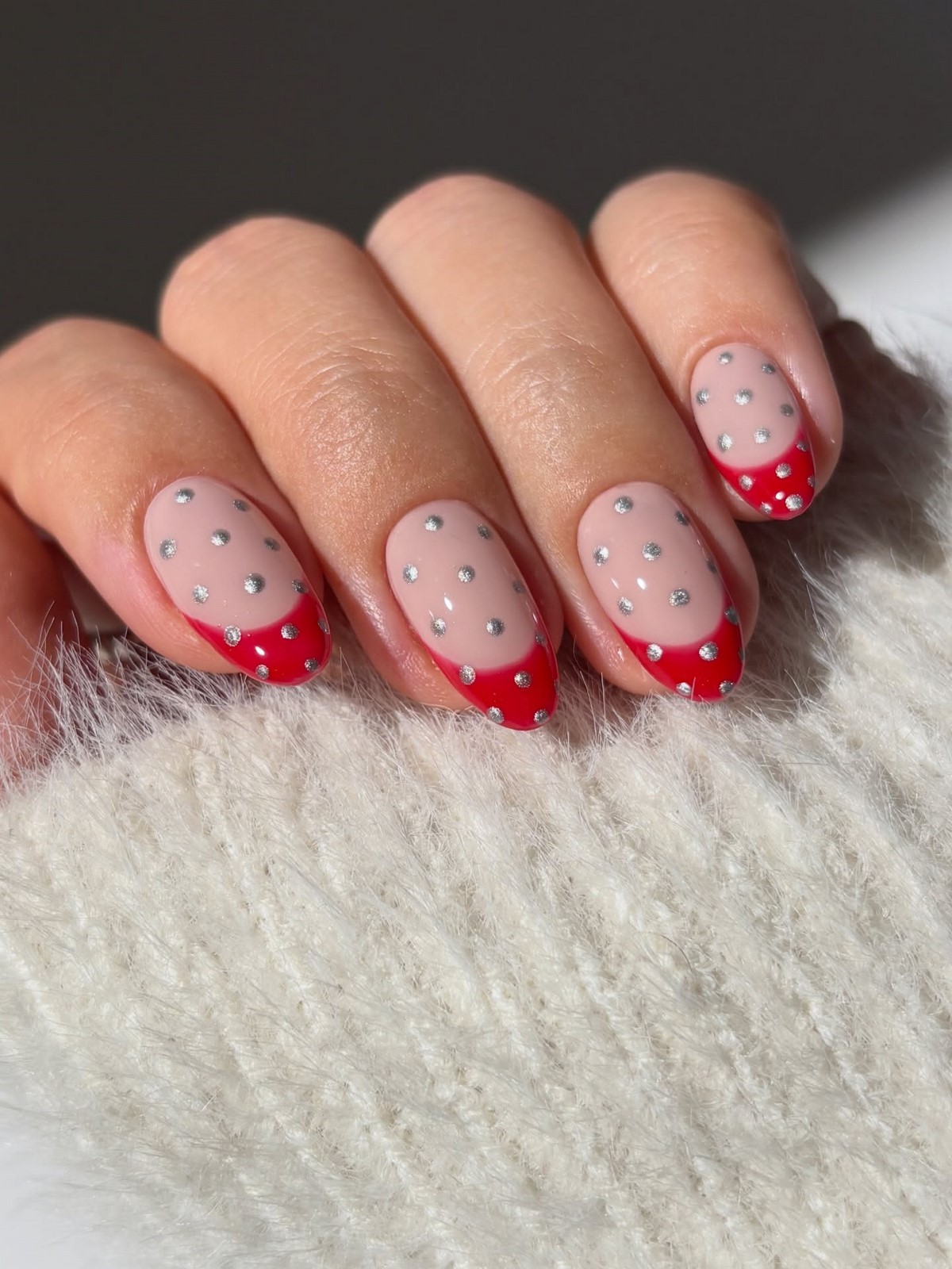 Червоний френч взимку 2026 як символ стильної елегантності