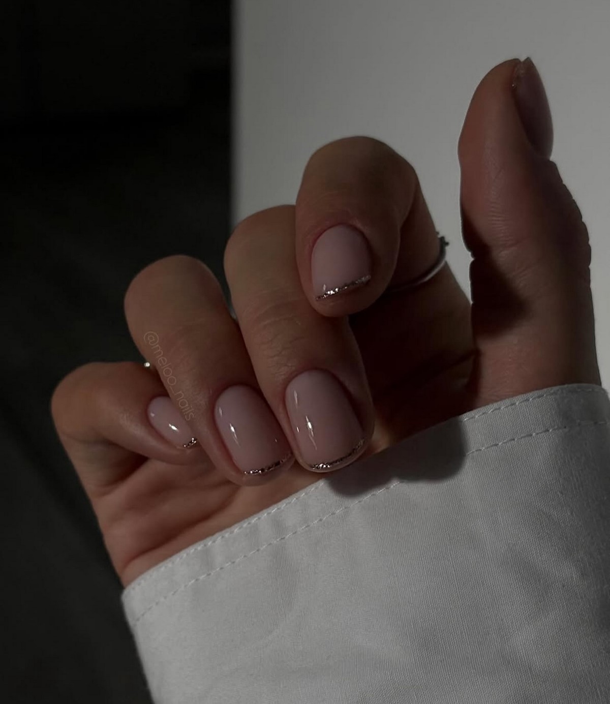Чому нюдові нігті завжди виглядають доречно і стильно