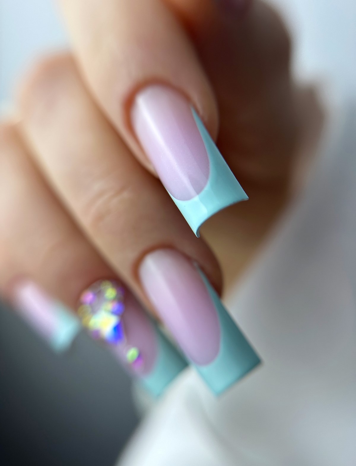 Ідеї френч-манікюру на зиму 2026 з модним характером