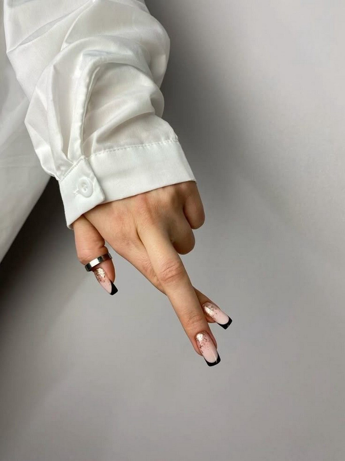Ідеї френч-манікюру на зиму 2026 з модним характером