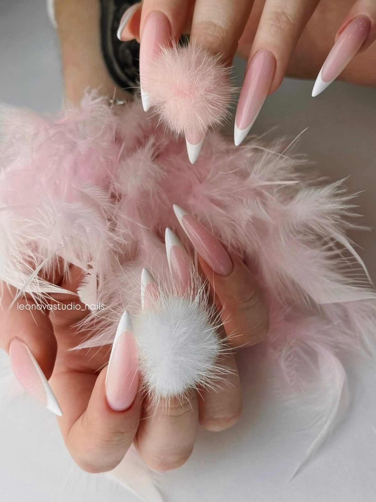 Ідеальний білий френч взимку 2026 як символ стилю