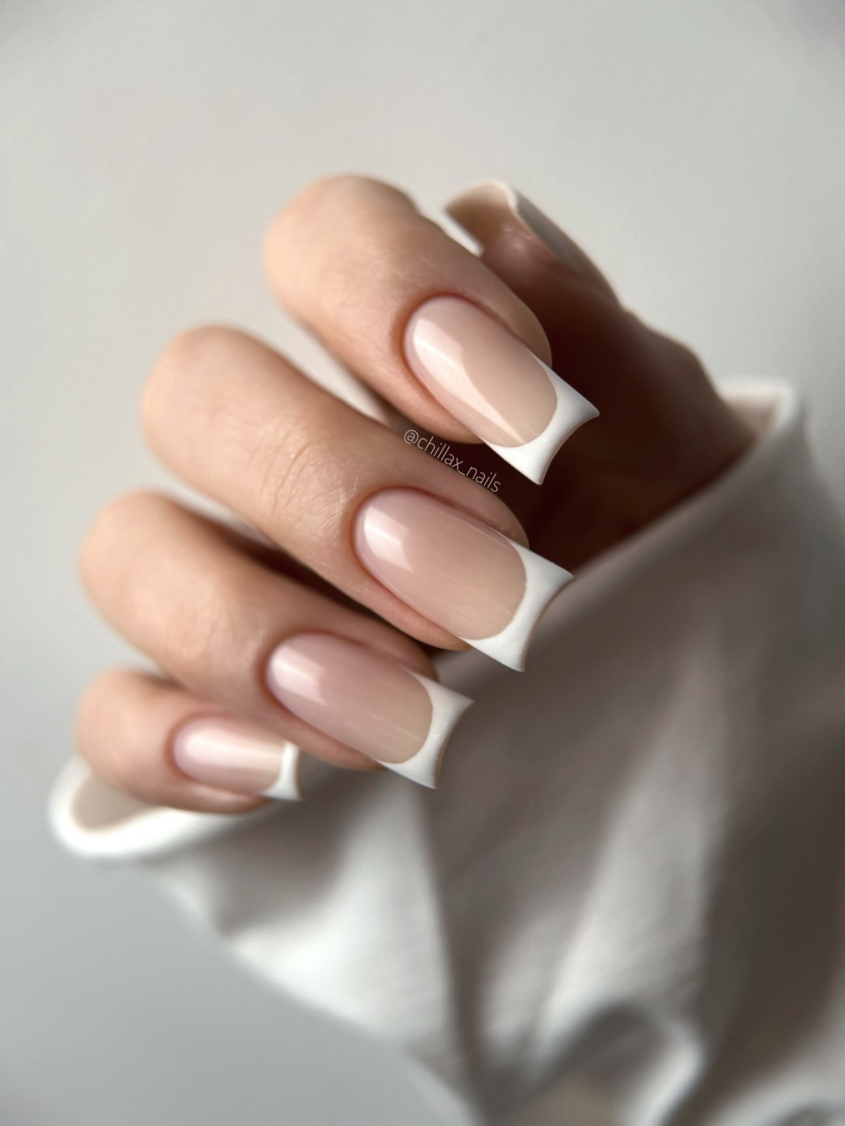 Ідеальний білий френч взимку 2026 як символ стилю