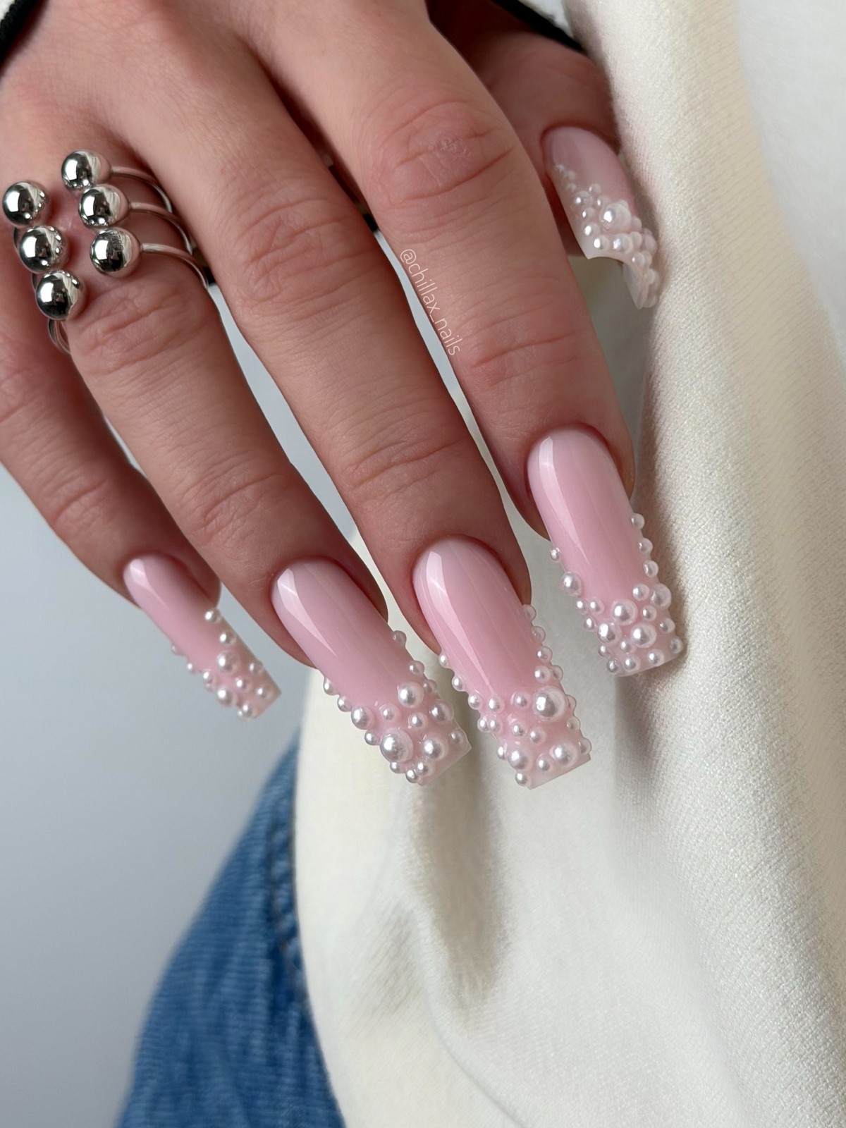 Довгий квадрат у лютому 2026: манікюр, який задає стиль