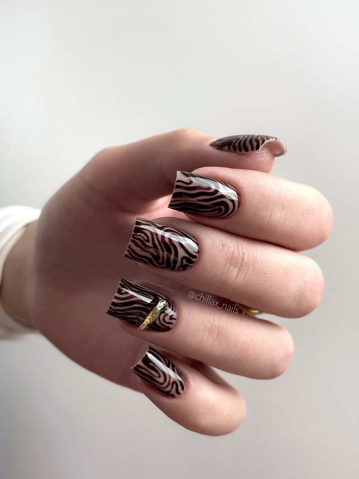 Довгий квадрат у лютому 2026: манікюр, який задає стиль