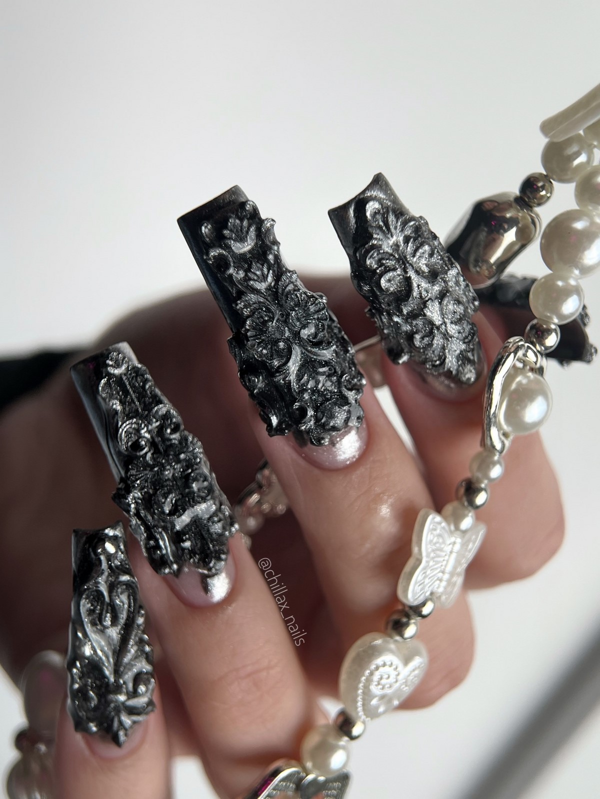 Довгий квадрат у лютому 2026: манікюр, який задає стиль