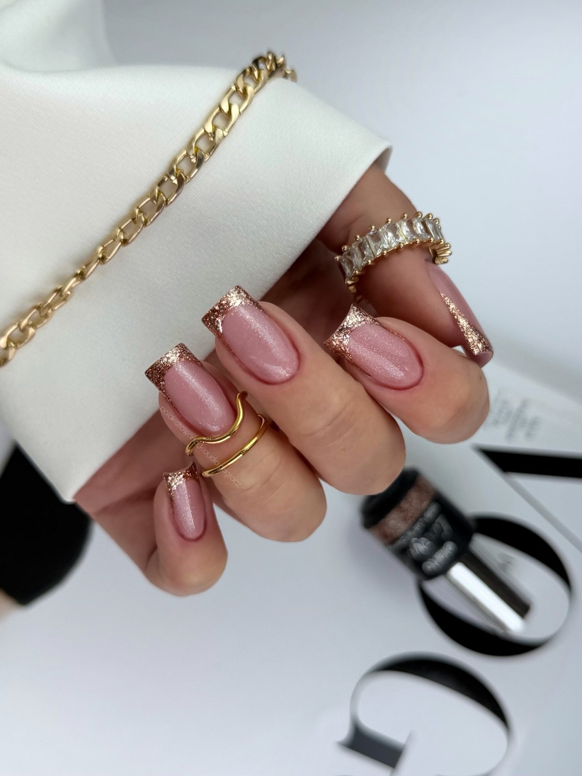 Довгий квадрат у лютому 2026: манікюр, який задає стиль