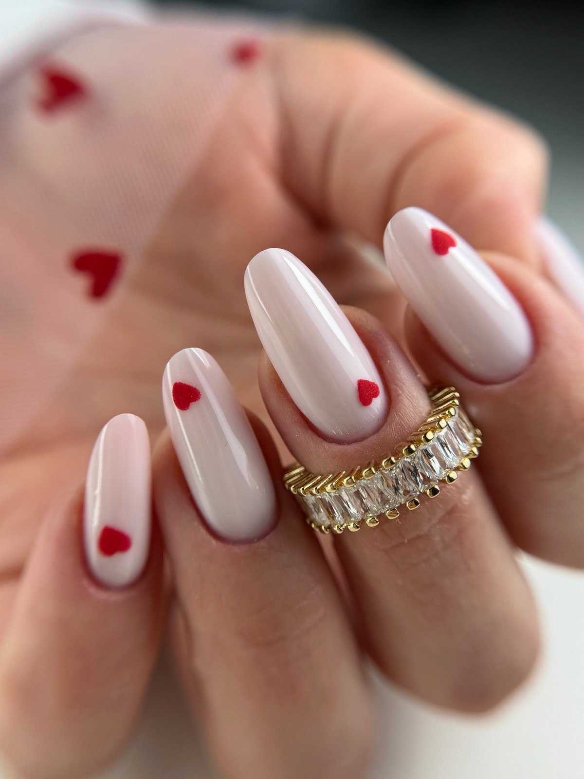 Манікюр на День святого Валентина 2026 з романтичним настроєм