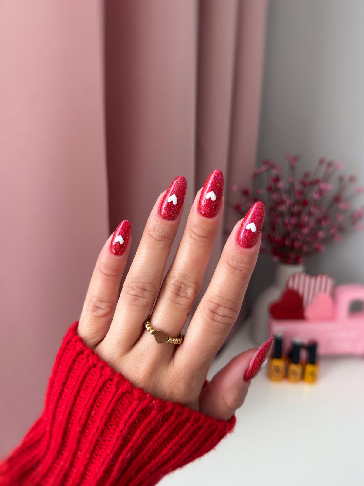 Манікюр на День святого Валентина 2026 з романтичним настроєм