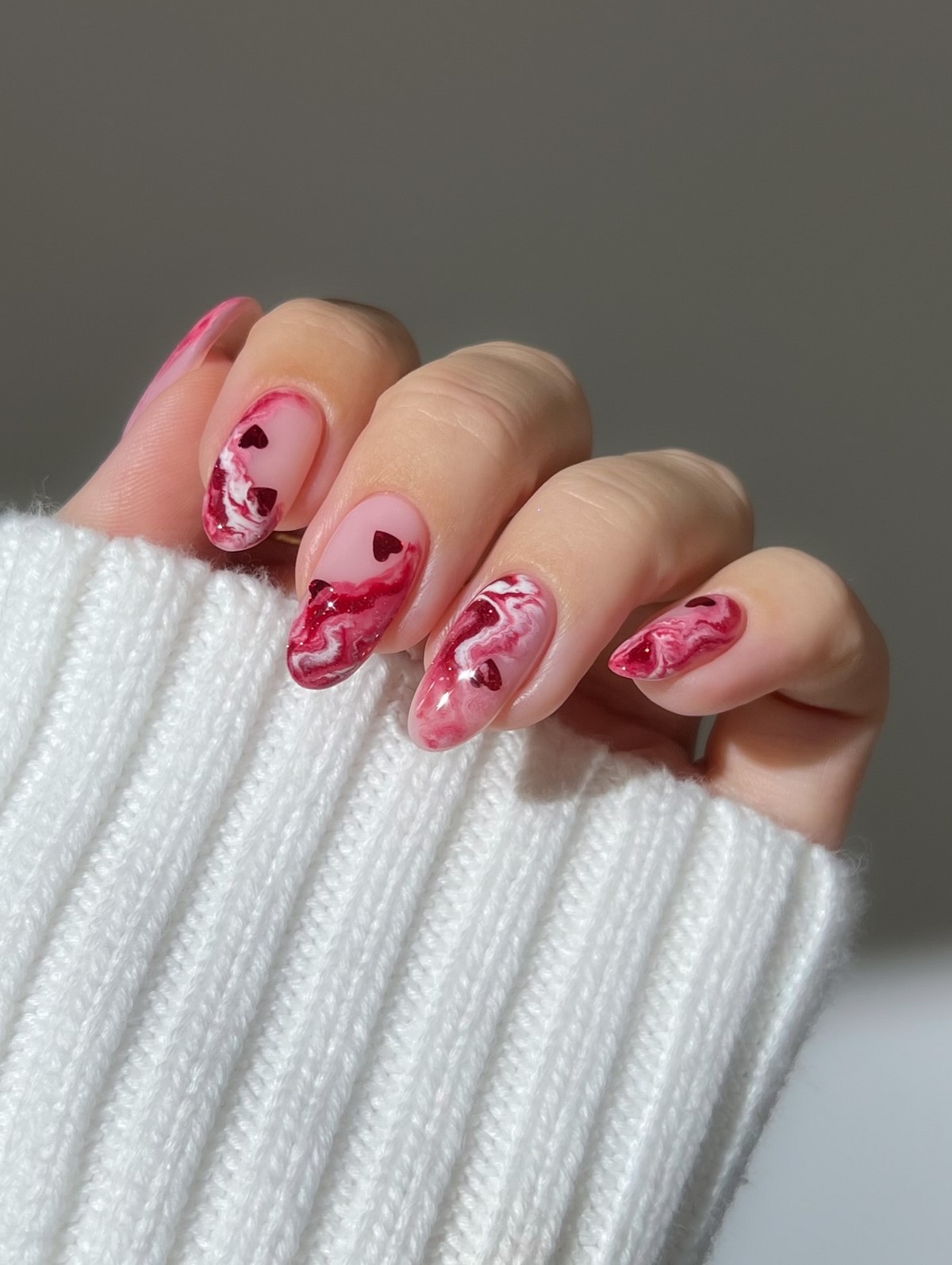 Манікюр на День святого Валентина 2026 з романтичним настроєм