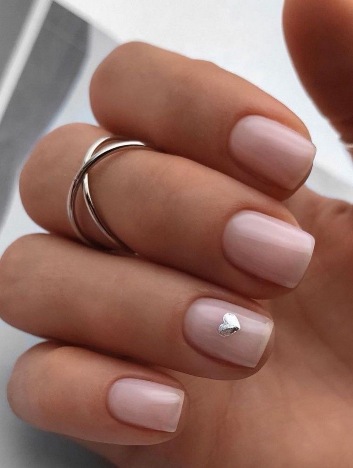 Манікюр на День святого Валентина 2026 з романтичним настроєм