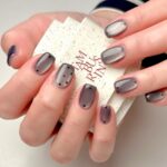 Котяче око на зиму 2026: 5 ідей для сяючих нігтів