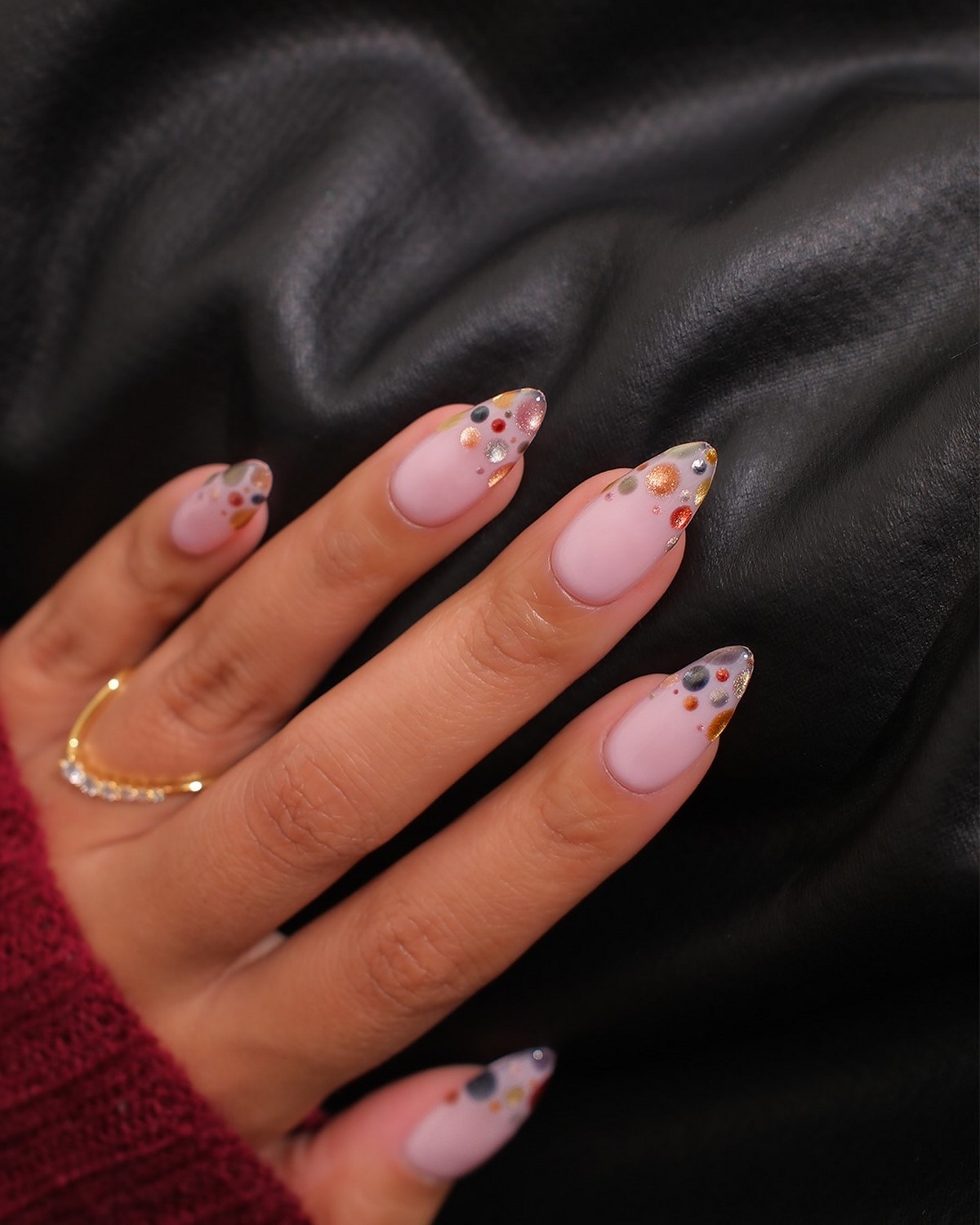 Манікюр на лютий 2026: трендові дизайни зими