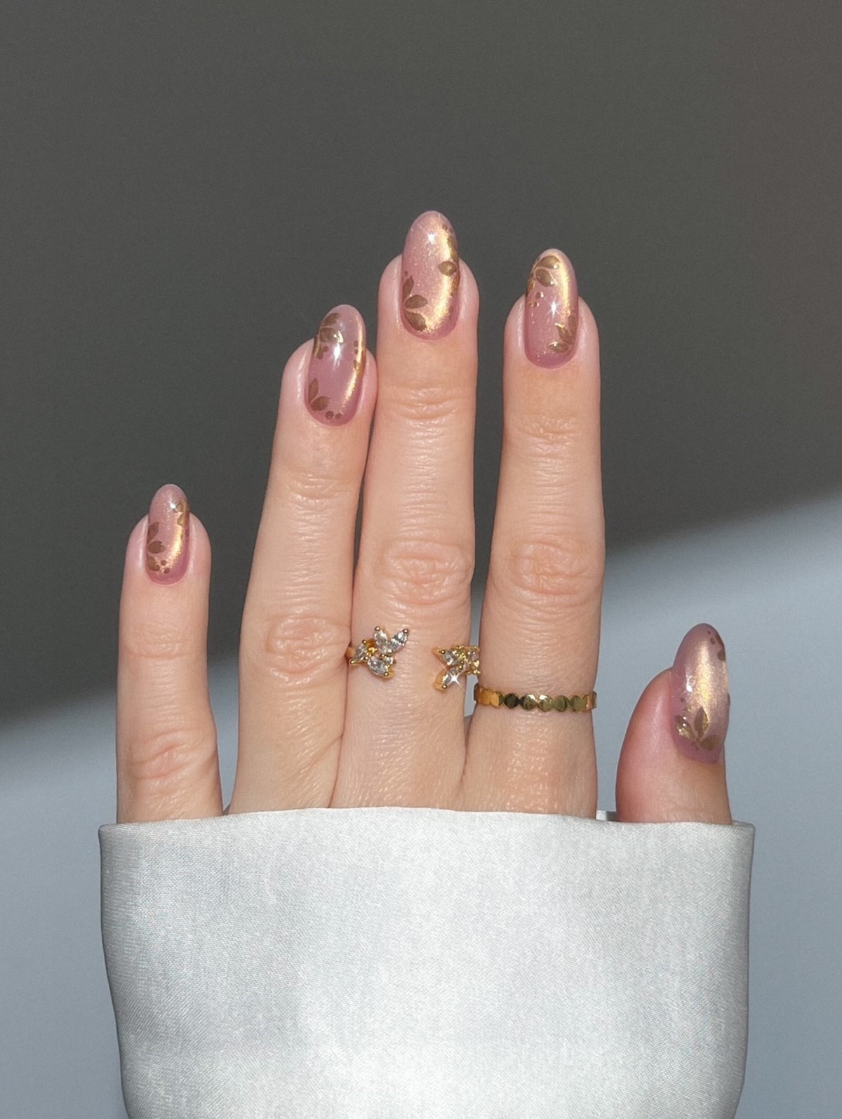 Манікюр на лютий 2026: трендові дизайни зими