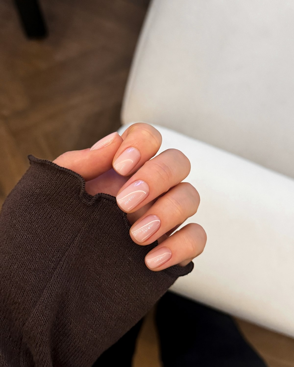 Манікюр на зиму 2026, який не набридає і завжди доречний