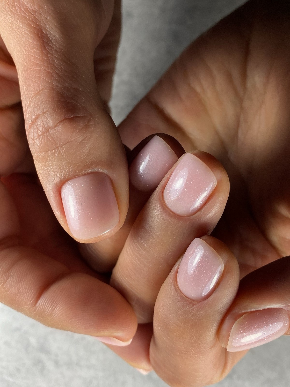 Манікюр на зиму 2026, який не набридає і завжди доречний