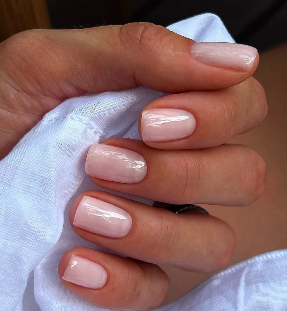 Манікюр Soap Nails на лютий 2026: мильна естетика зими