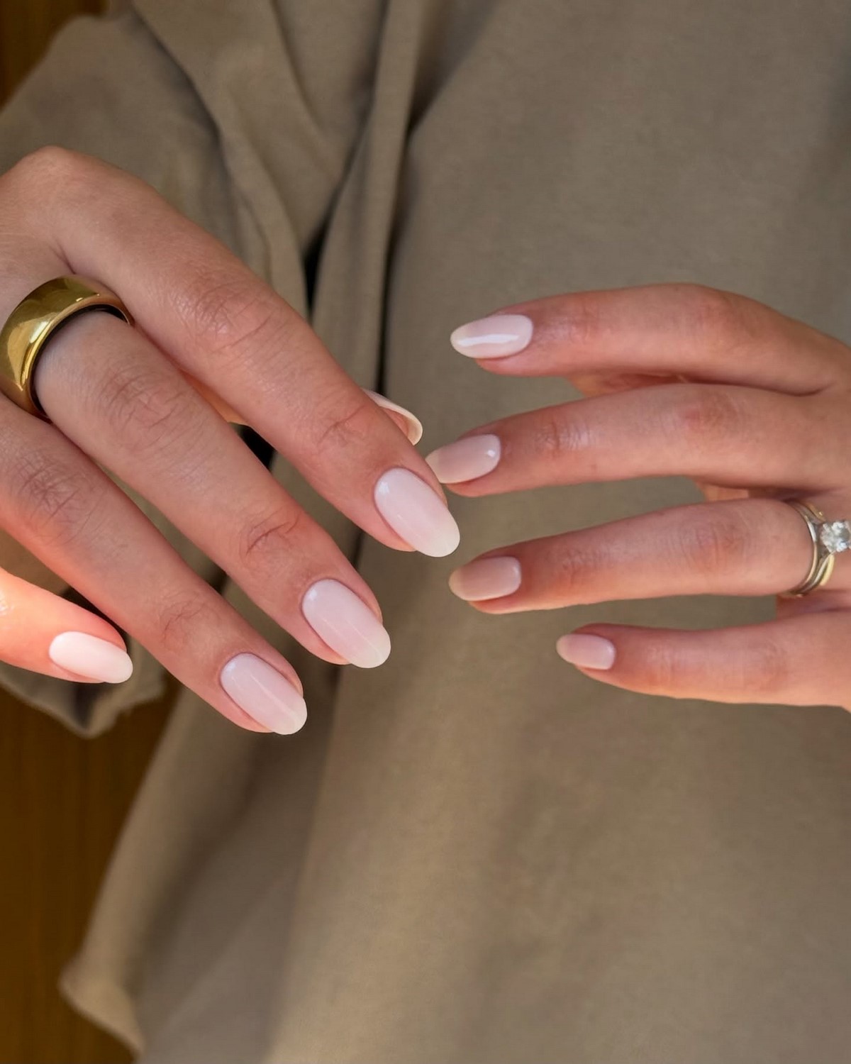 Манікюр Soap Nails на лютий 2026: мильна естетика зими