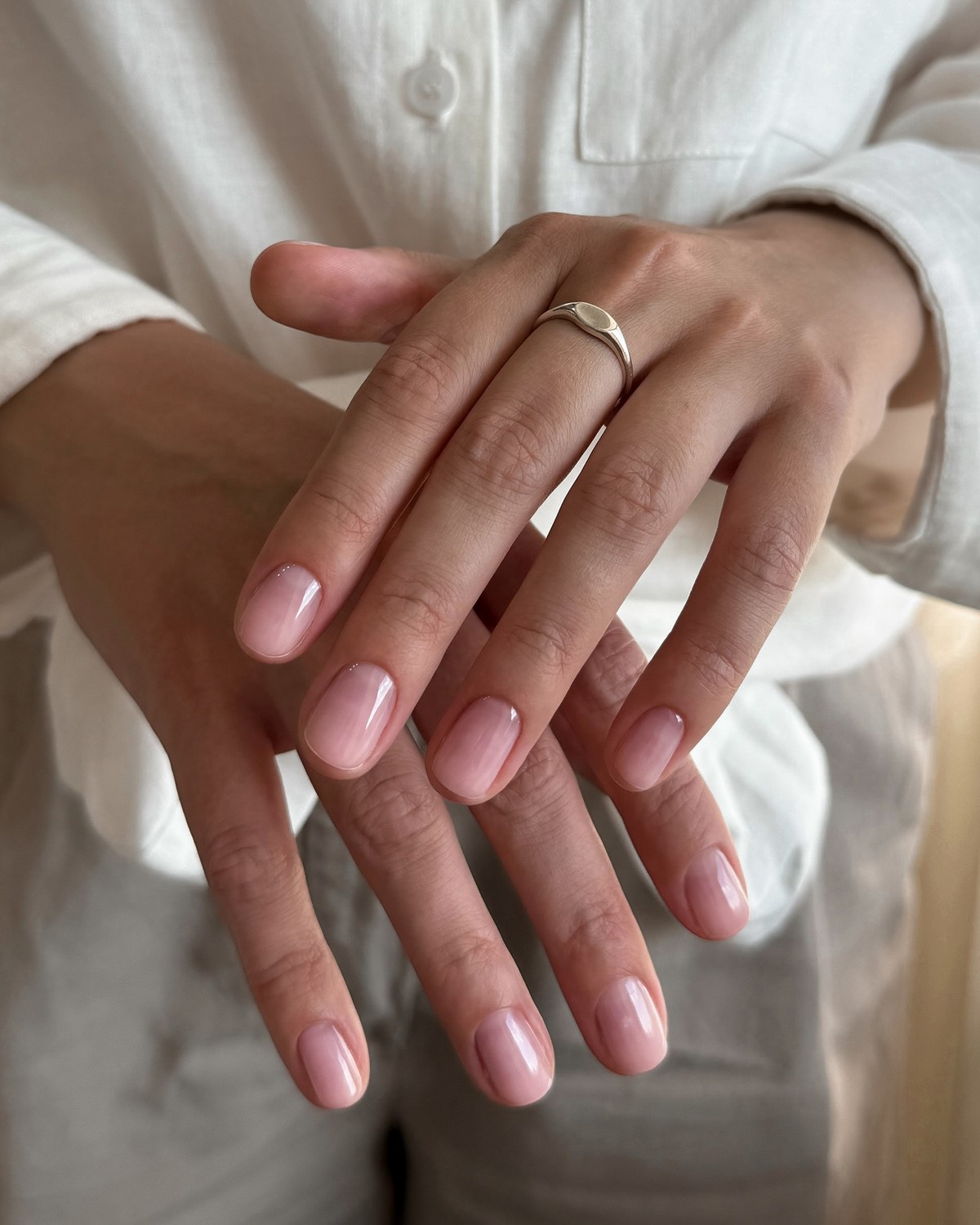 Манікюр Soap Nails на лютий 2026: мильна естетика зими