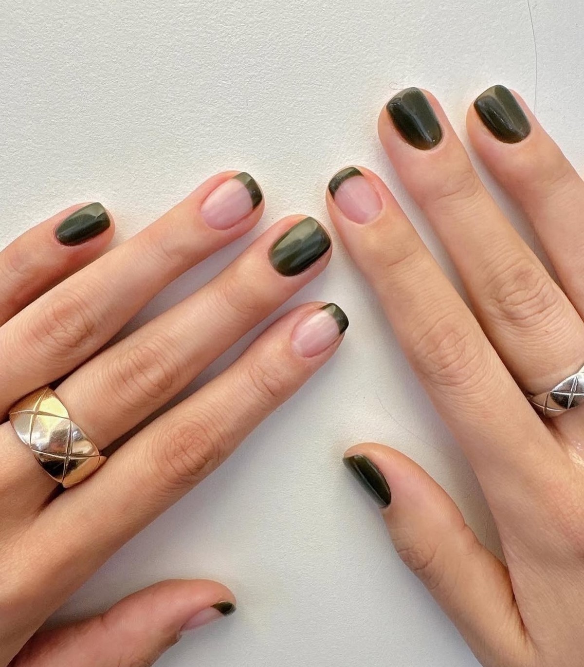 Манікюр в чорному кольорі на лютий 2026: стильні новинки зими