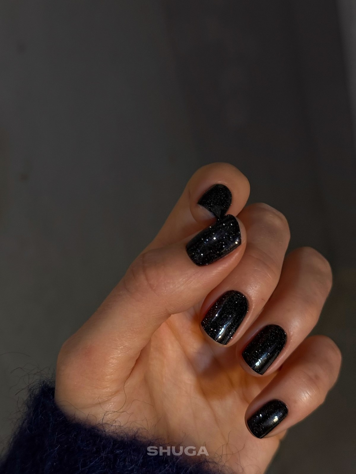 Манікюр в чорному кольорі на лютий 2026: стильні новинки зими