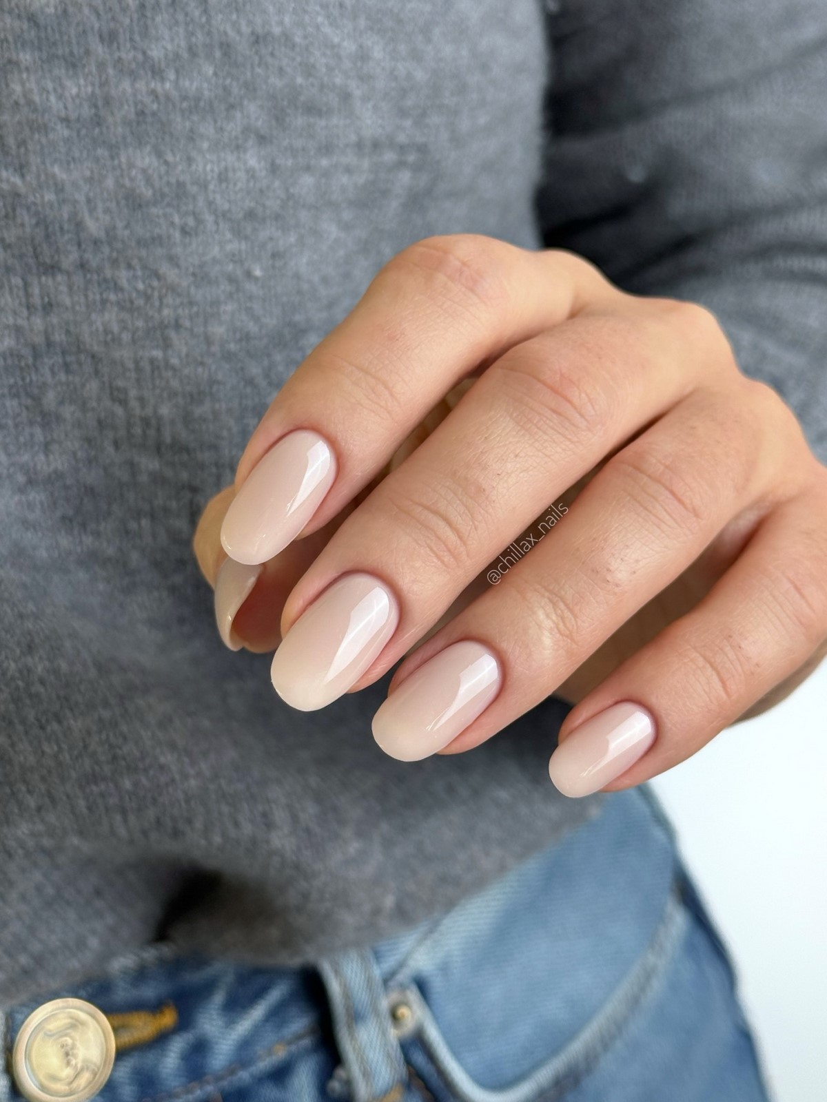 Манікюр, який виглядає акуратно навіть через два тижні