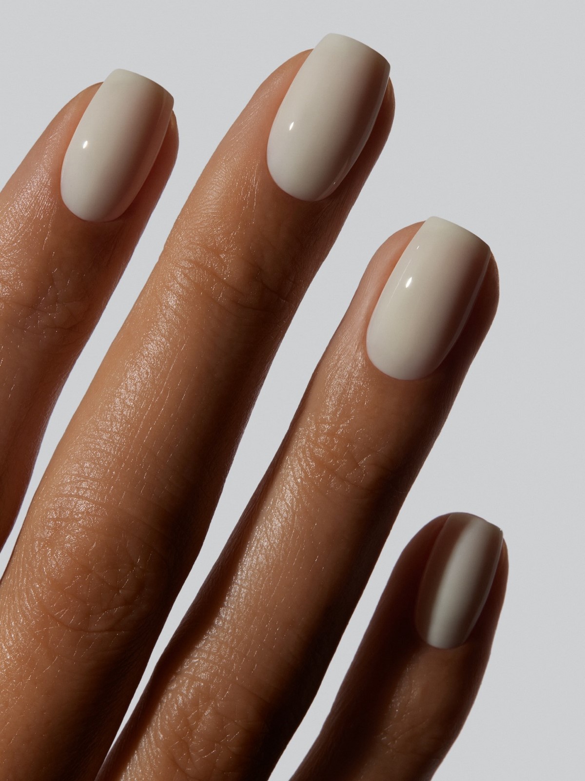 Манікюр, який виглядає акуратно навіть через два тижні