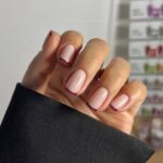 Мікрофренч на лютий 2026: витончена класика сезону