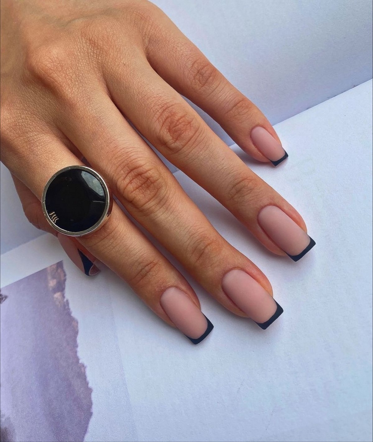 Мікрофренч на лютий 2026: витончена класика сезону