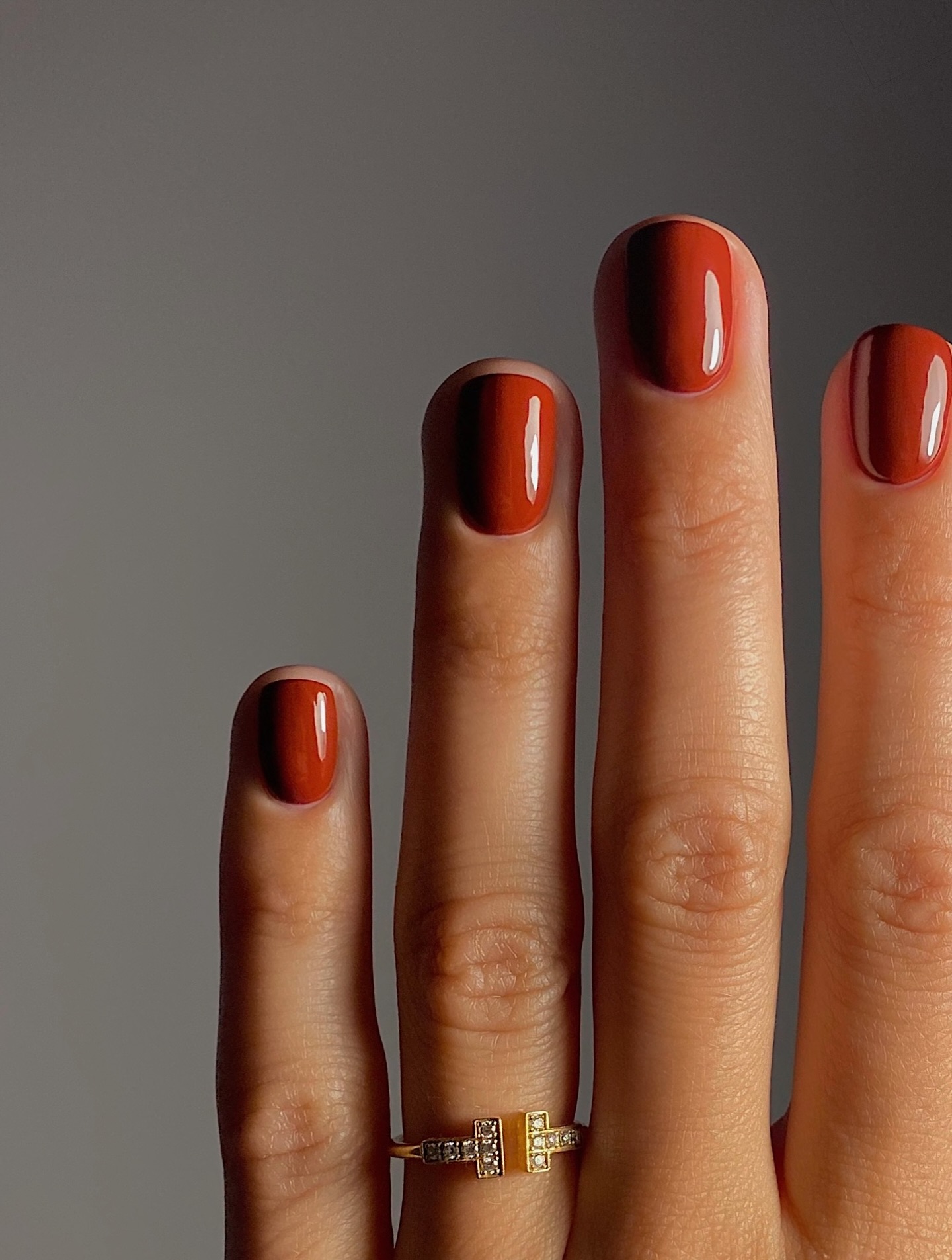 Модні кольори в манікюрі 2026 року: головні відтінки сезону